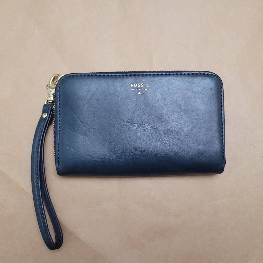 Fossil Navy Leather Wristlet Wallet